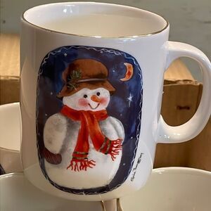 NIB vintage 1997 set of 4 Elaine Thompson Christmas Santa gold rim ceramic mugs